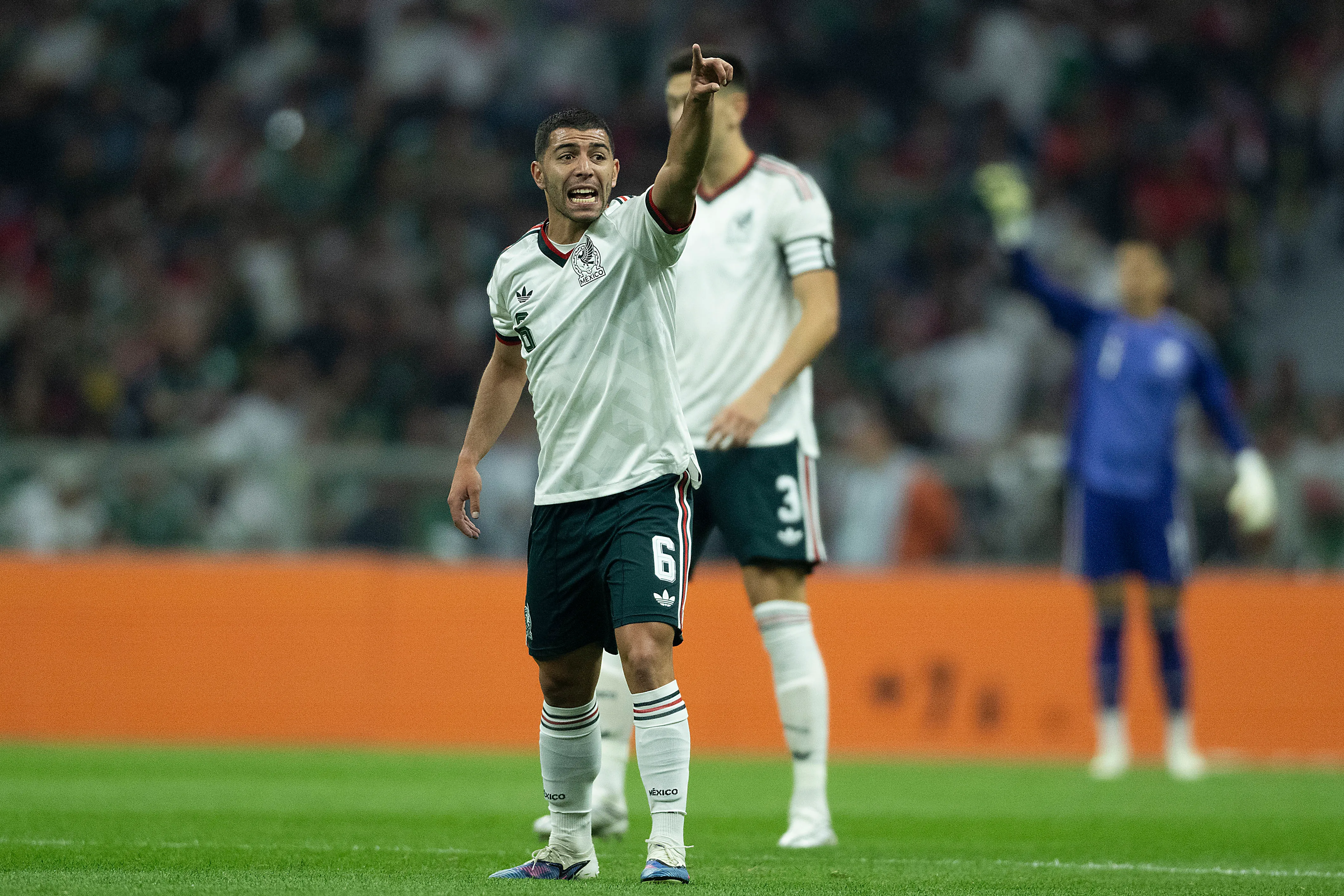 Las complicaciones de Cruz Azul para retener a Erik Lira en verano (Imago 7)