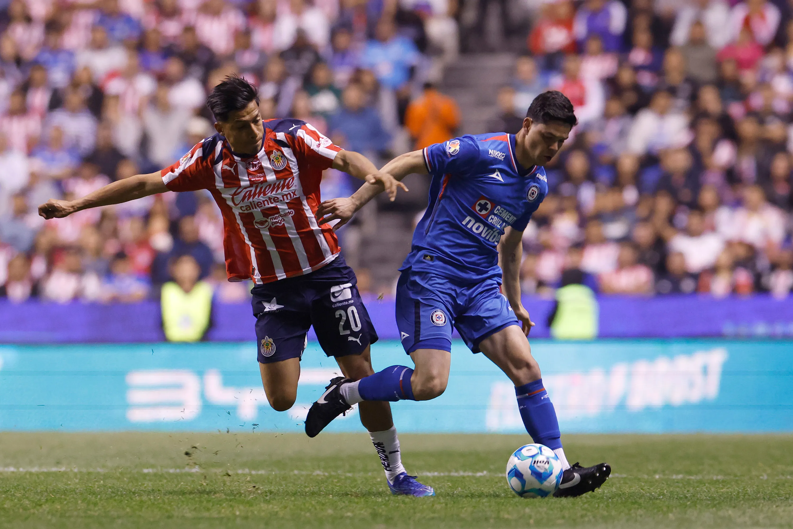 Ninguneó a Pumas: Amaury García contó por qué fichó por Cruz Azul (Imago 7)