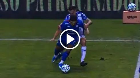 Gabriel Fernández recibió una dura entrada que desató la polémica y dejó a Pachuca con un expulsado.