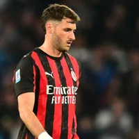 Flojo partido de Santiago Giménez en la derrota del Milan vs. Napoli