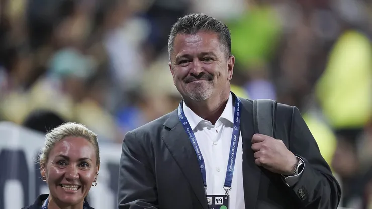 Carlos Hermosillo no tuvo filtros y le envió un contundente mensaje al entrenador de Cruz Azul tras la goleada en Concachampions.
