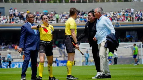 Sergio Bueno fue el protagonista en el Pumas vs. Mazatlán. El ex DT de Cruz Azul habría hecho un comentario desubicado contra la juez central.