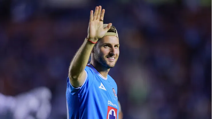 La promesa de Santiago Giménez a la afición que ilusiona a Cruz Azul