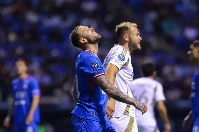 Cruz Azul no pudo realizar la épica y quedó eliminado ante LAFC de la Concacaf. (Getty Images)