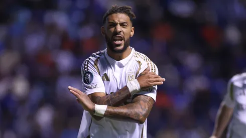 Denis Bouanga anotó el 1-1 de penal en el tiempo agregado, sentenciando a Cruz Azul.