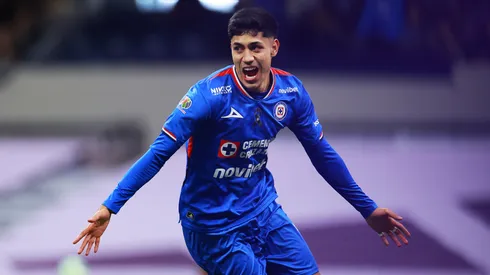 Omar Campos festeja su gol contra América en la Liga MX.