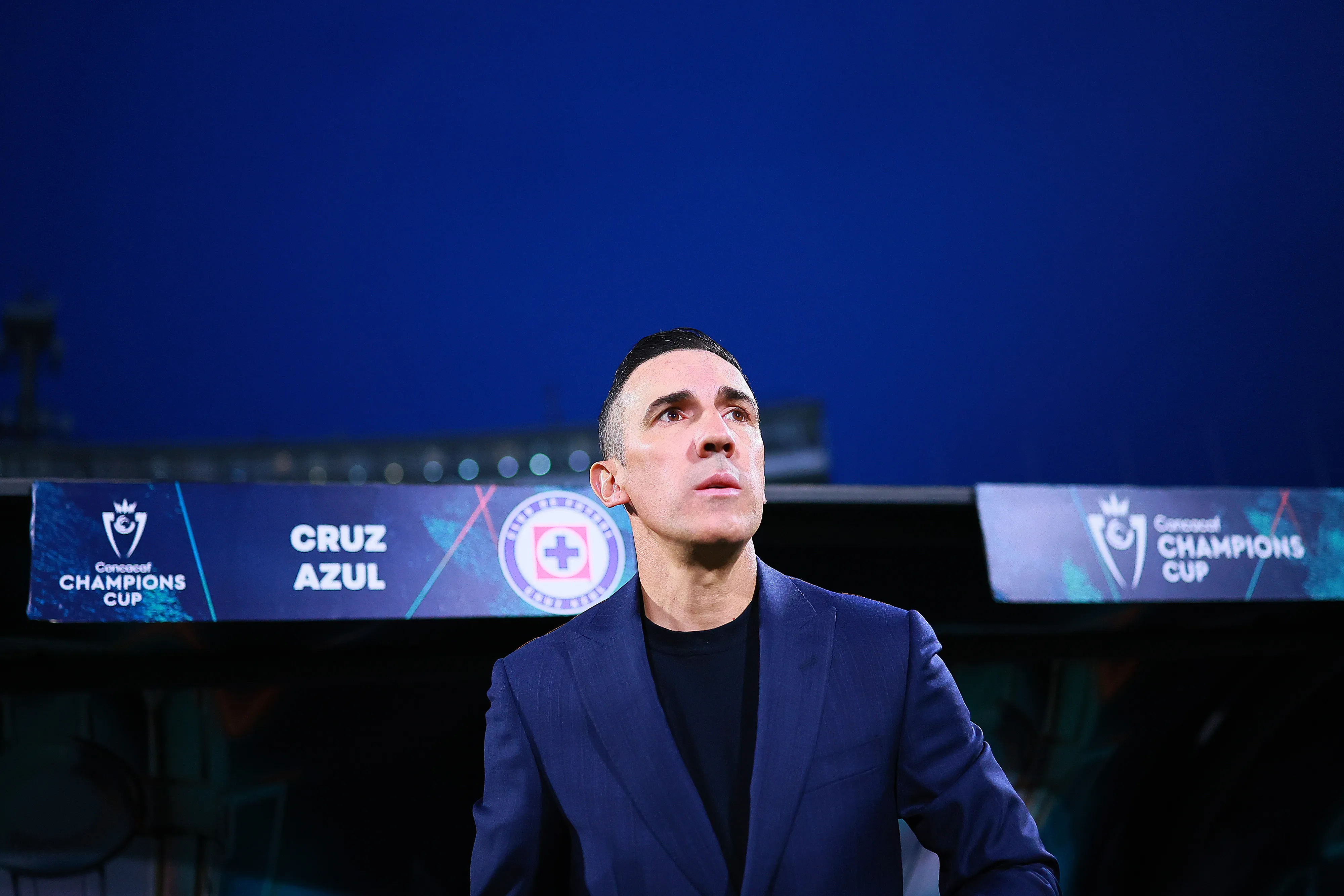 Mientras que Larcamón se tambalea, el presente de Vicente Sánchez (Getty Images)