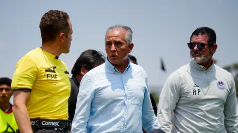 Sergio Bueno recibió un duro castigo de la FMF por sus dichos a la árbitro Katia Itzel García.