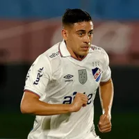 Mientras en Cruz Azul critican a los carrileros, así le va a Cándido en Uruguay