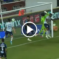Toro Fernández evitó el gol de Cruz Azul y sentenció el empate vs. Gallos