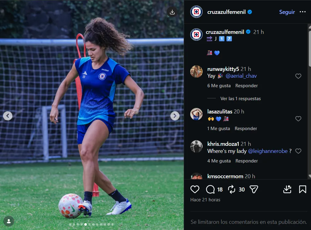 Cruz Azul Femenil exhibe a Chavarin entrenando a la par, luego de su lesión. (@cruzazulfemenil)