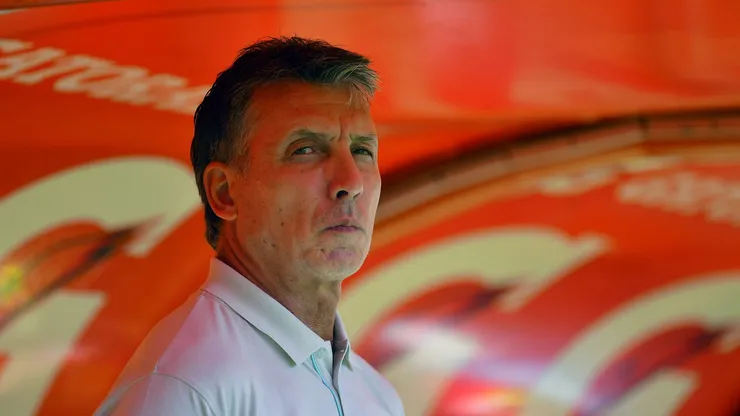Robert Dante Siboldi fue uno de los tantos entrenadores que han pasado por Cruz Azul en los últimos años. Fue despedido por el ingeniero Velázquez.