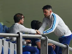 Volaron sillazos: Larcamón se negaba a llegar a un acuerdo