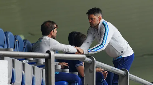 Nicolás Larcamón dejará de ser entrenador de Cruz Azul y su lugar lo tomará Joel Huiqui y Sergio Pinto como interinos.