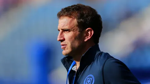 Iván Alonso ahora es el centro de miradas en Cruz Azul después del despido inesperado de Nicolás Larcamón.