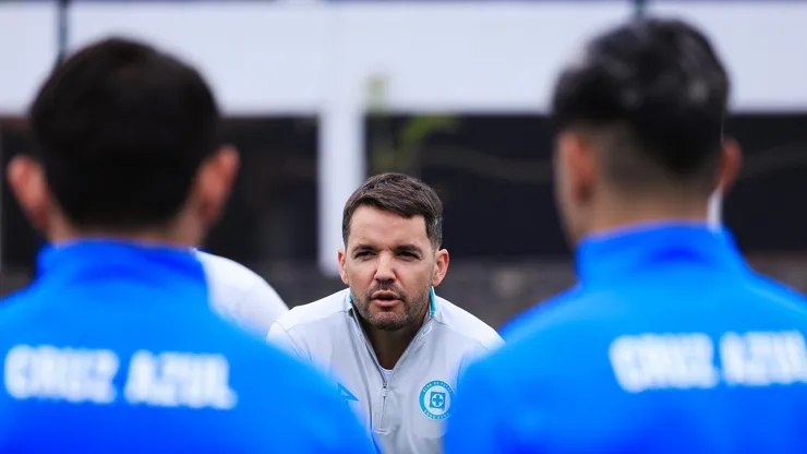 Nicolás Larcamón reveló el último gesto del vestidor de Cruz Azul para con el DT.