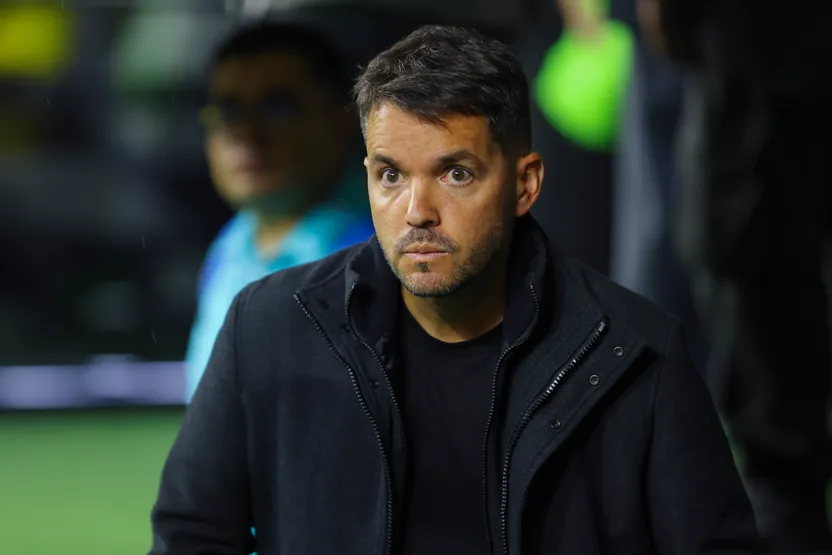 Larcamón podría volver a los banquillos pronto (IMAGO7).