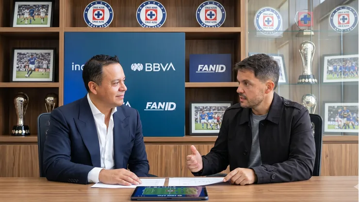 Nicolás Larcamón se refirió a Víctor Velázquez tras su salida de Cruz Azul.