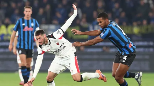 Santiago Giménez no logró despegar en el cuadro italiano y ahora le buscarán acomodo el próximo mercado de pases con un precio a la baja.