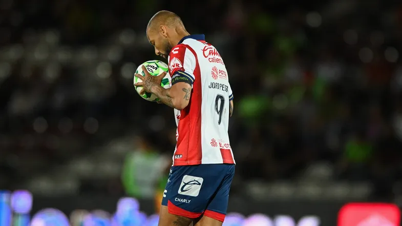 Joao Pedro es bicampeón de goleo con un equipo que no compite por los primeros puestos.
