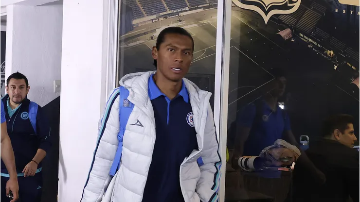 Joel Huiqui comienza a ganar consenso con su trabajo inicial en Cruz Azul.
