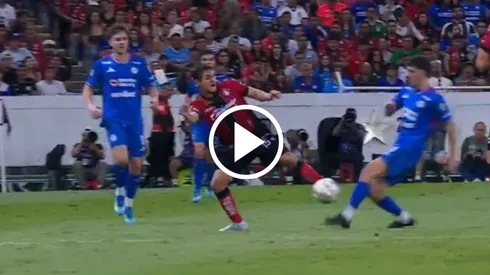 José Paradela terminó con un par de cortes después del triunfo de Cruz Azul en la ida de cuartos de final contra Atlas.