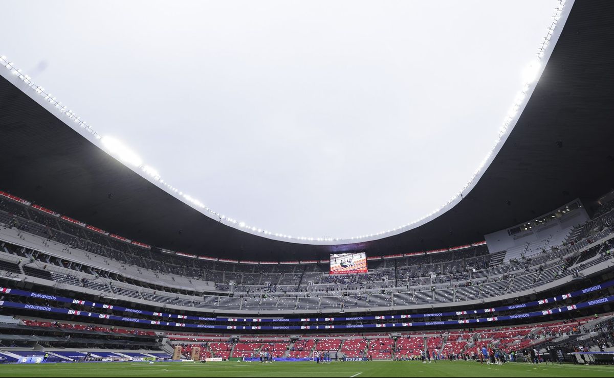 ¿Cruz Azul vs. Atlas en riesgo? Reportan caída de cemento en el Banorte durante el Clásico