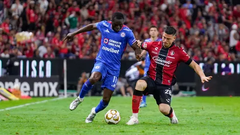 Christian Ebere se ganó el aplauso de toda la afición de Cruz Azul.