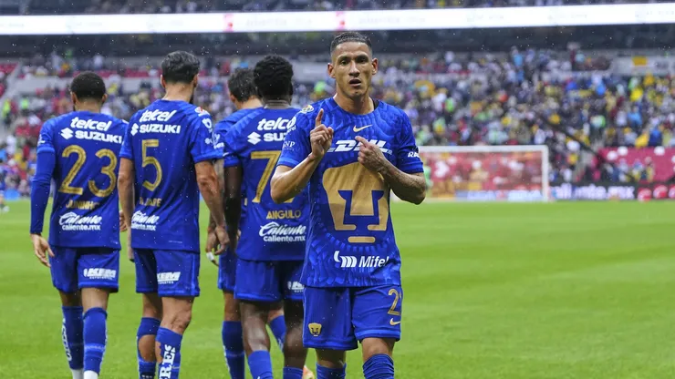 Uriel Antuna anotó con Pumas en la Liguilla ante América.