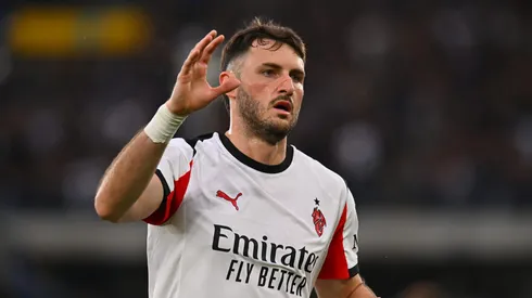 Santiago Giménez volvió de una lesión después de meses sin actividad y sigue sin encontrar su sitio en el AC Milan.