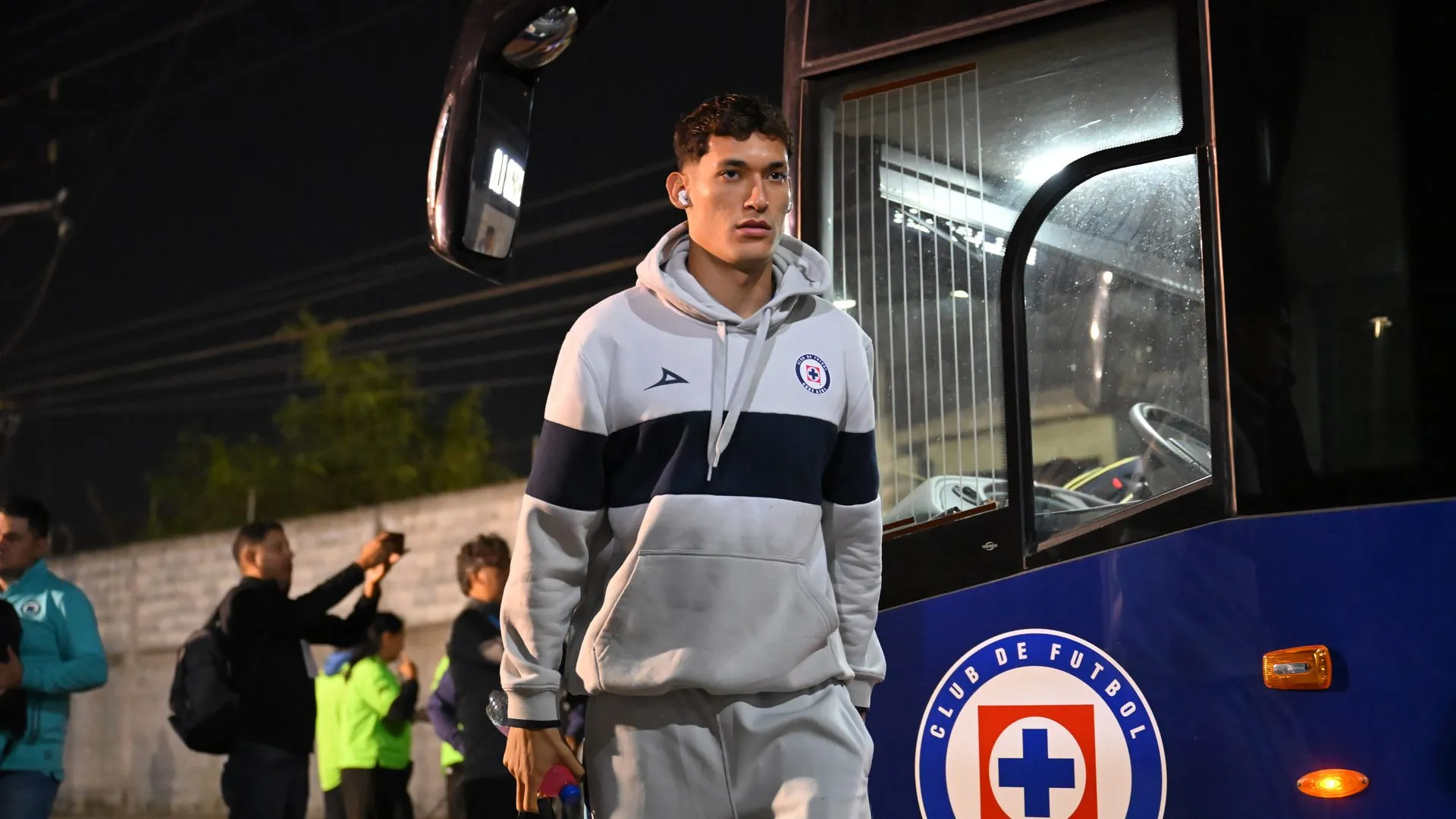 El Chiquete Orozco ya empezó a hacer trabajo de campo con el resto del grupo. (Imago7)