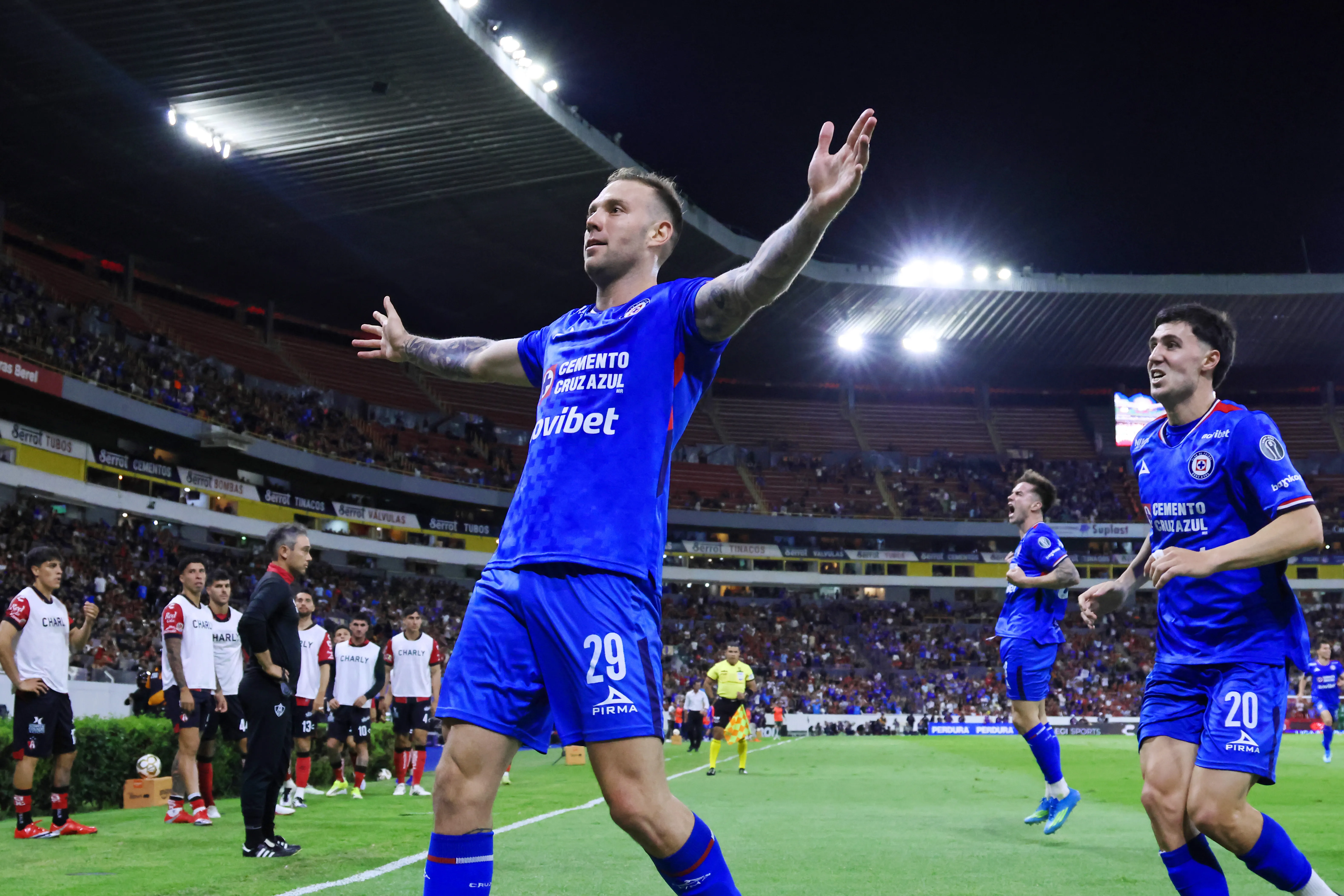 El jugador que Joel Huiqui más está revalorizando en Cruz Azul (Imago 7)