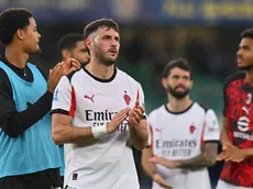 El preocupante presente de Santi Giménez en Serie A con Milan