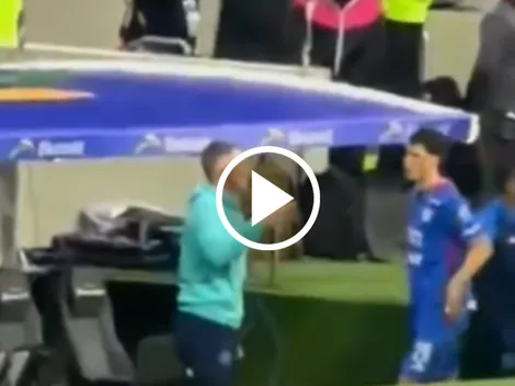 Tensión con Paradela después de ser sustituido en el Cruz Azul vs. Atlas