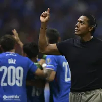 El gol de Paradela desató la euforia del banquillo de Cruz Azul