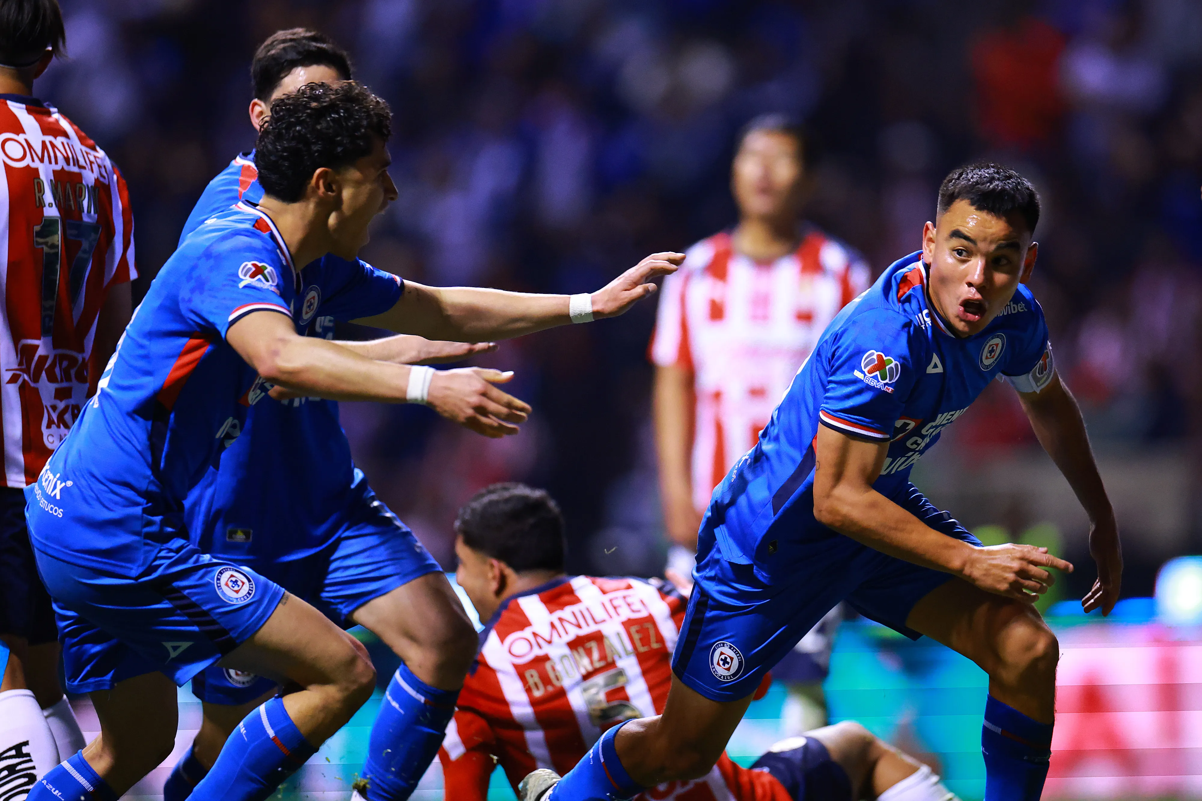 Por la temporada regular, Cruz Azul le ganó a Chivas 2 a 1. (Getty Images)