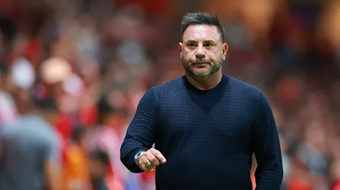 Antonio Mohamed es el gran favorito de la directiva para ser el nuevo DT de Cruz Azul.
