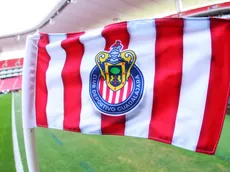 Chivas calienta la vuelta con palos al América y al Atlas