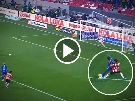 El golazo desde los doce pasos de Ebere en el Cruz Azul vs. Chivas
