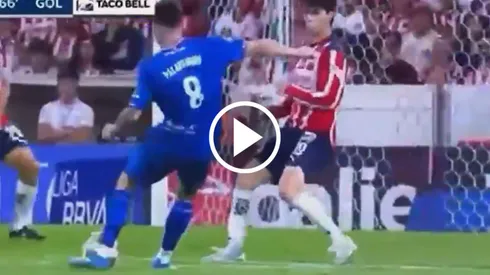 El afortunado gol de Palavecino para vencer a Chivas