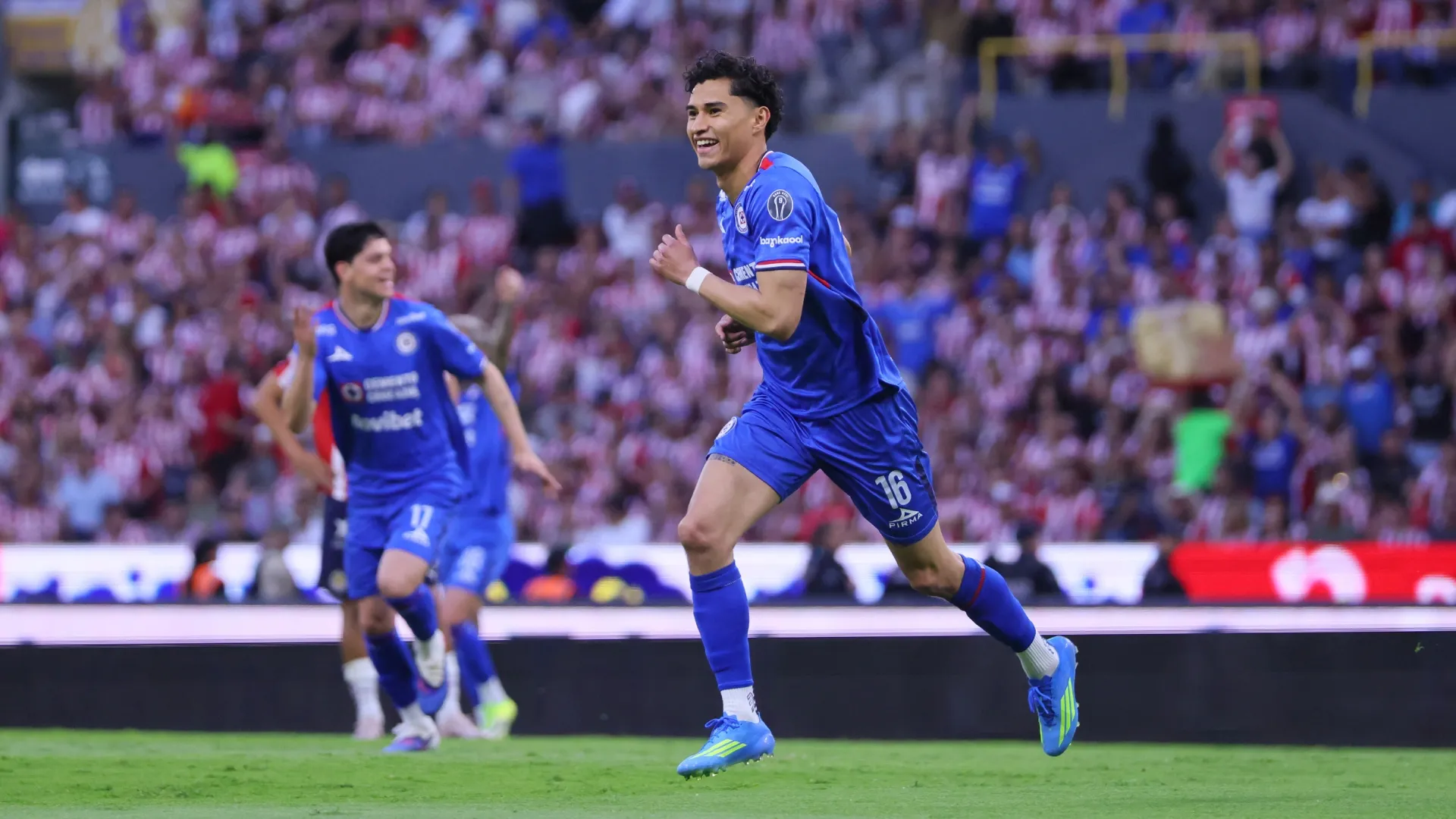 Jeremy Márquez sería el que ocupe el carril derecho en Cruz Azul (Getty Images)