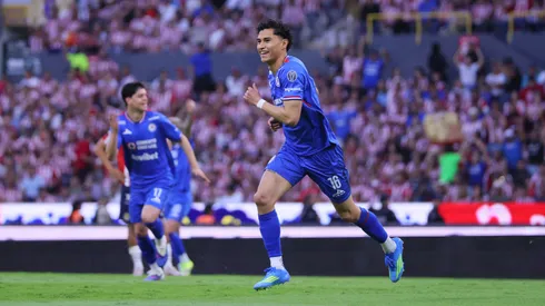 Jeremy Márquez, centrocampista de Cruz Azul, festeja su tanto contra Chivas en la semifinal de vuelta del Clausura 2026.