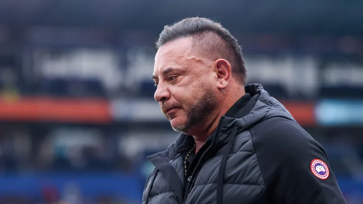 Antonio Mohamed está posicionado como la primera opción para el banquillo de Cruz Azul si Joel Huiqui no continúa en el cargo.