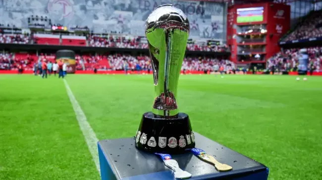 Cruz Azul busca su 10° trofeo de Liga MX, mientras que Pumas va por su 8°. (Archivo)