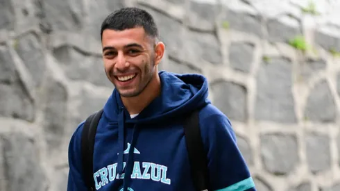 Erik Lira es uno de los jugadores que tuvo que reportar en el CAR tras el llamado de Javier Aguirre para iniciar con la preparación al Mundial.