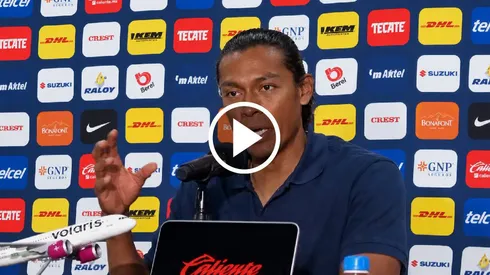 El estratega y una divertida conferencia de prensa.