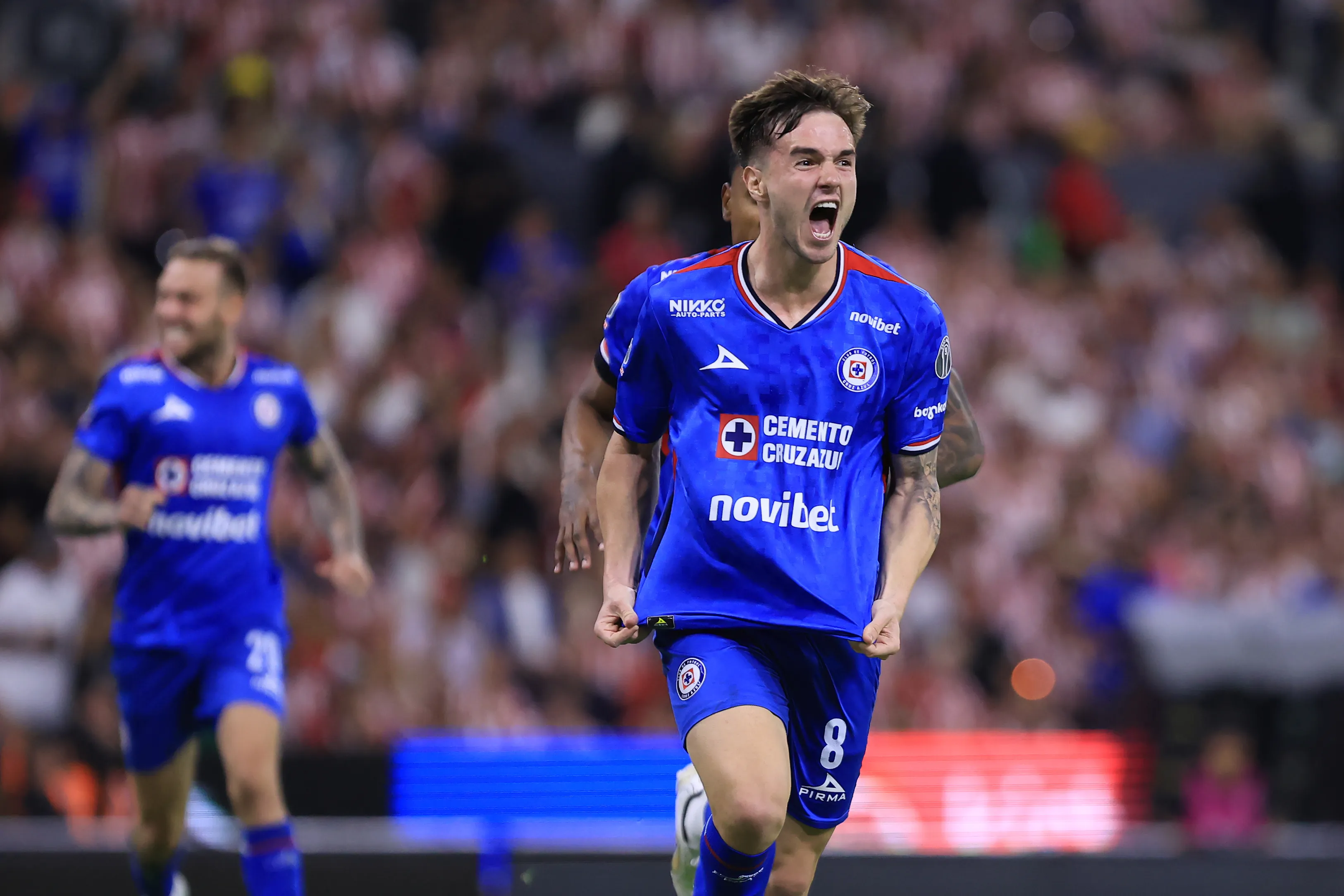 Palavecino, en festejo de gol con Cruz Azul. (Imago 7)