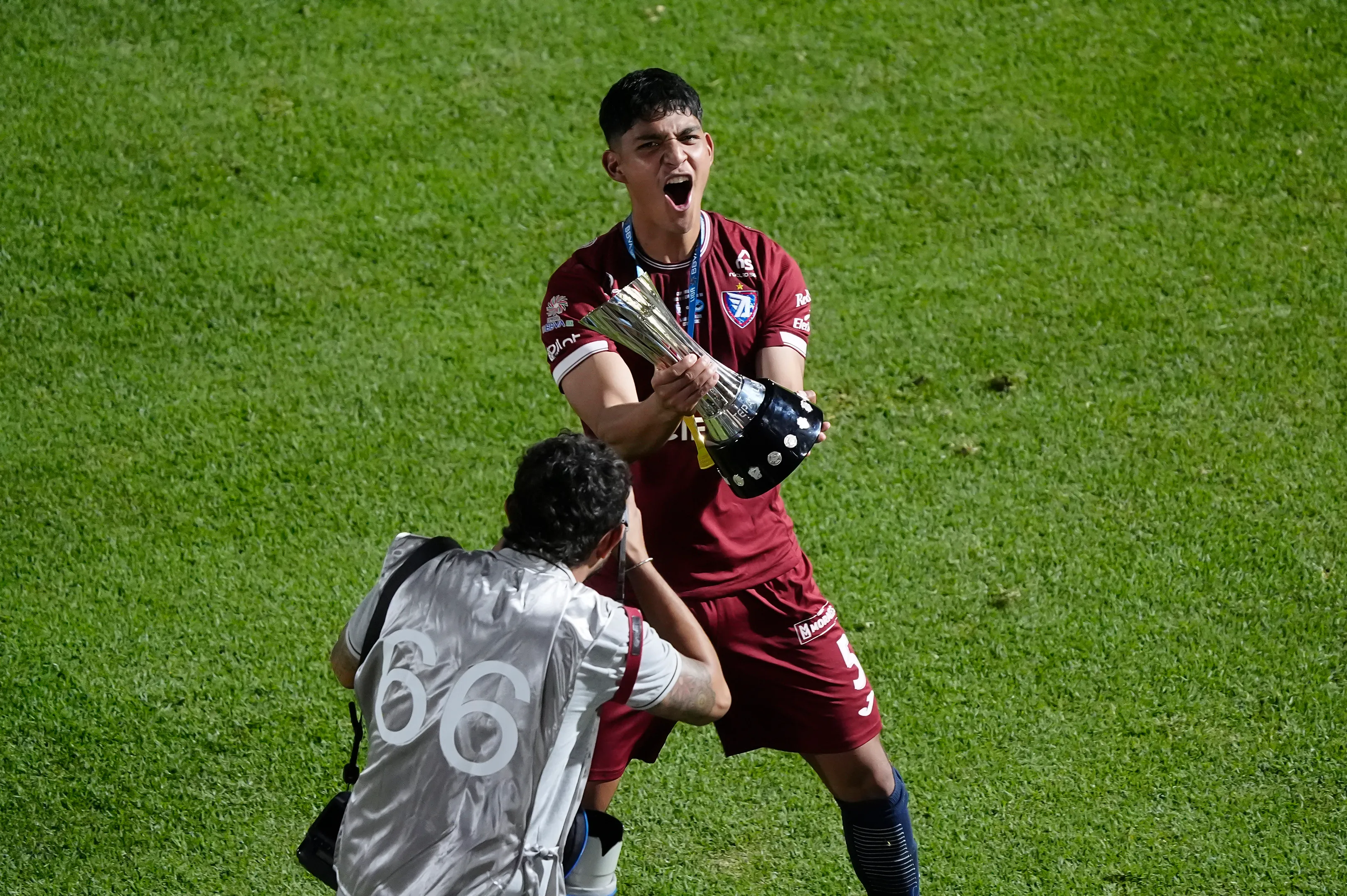González se coronó en Liga de Expansión (Imago 7)