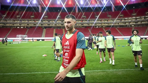 Santiago Giménez cerró la campaña sin anotar un solo gol en la temporada de la Serie A. Su lugar en el Mundial tampoco está claro.