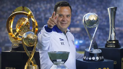 Víctor Velázquez fue reelecto como presdidente de Cruz Azul por unanimidad.